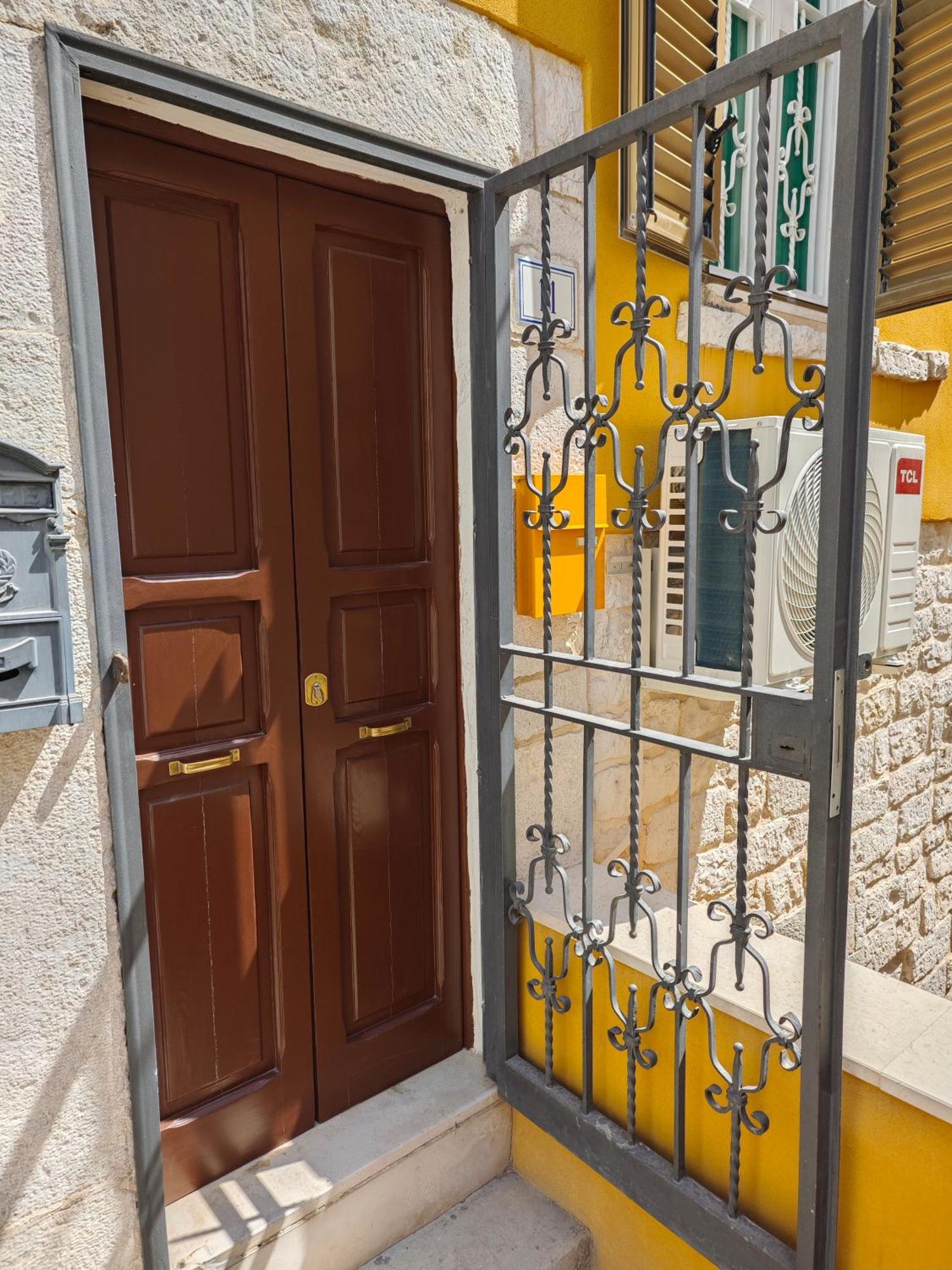 Apartamento Dolce Terra Mia Trani Exterior foto